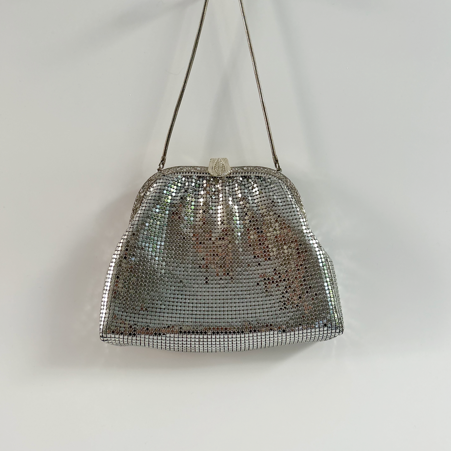 Vintage Silver Mesh Evening Bag – Art Deco Clutch Purse with Chain Strap – Retro Wedding Handbag