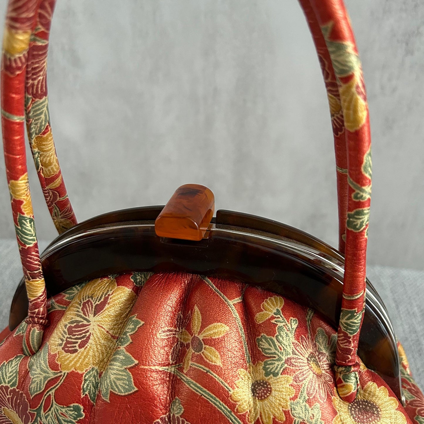 Vintage Mid-century Floral Purse with Resin Clasp