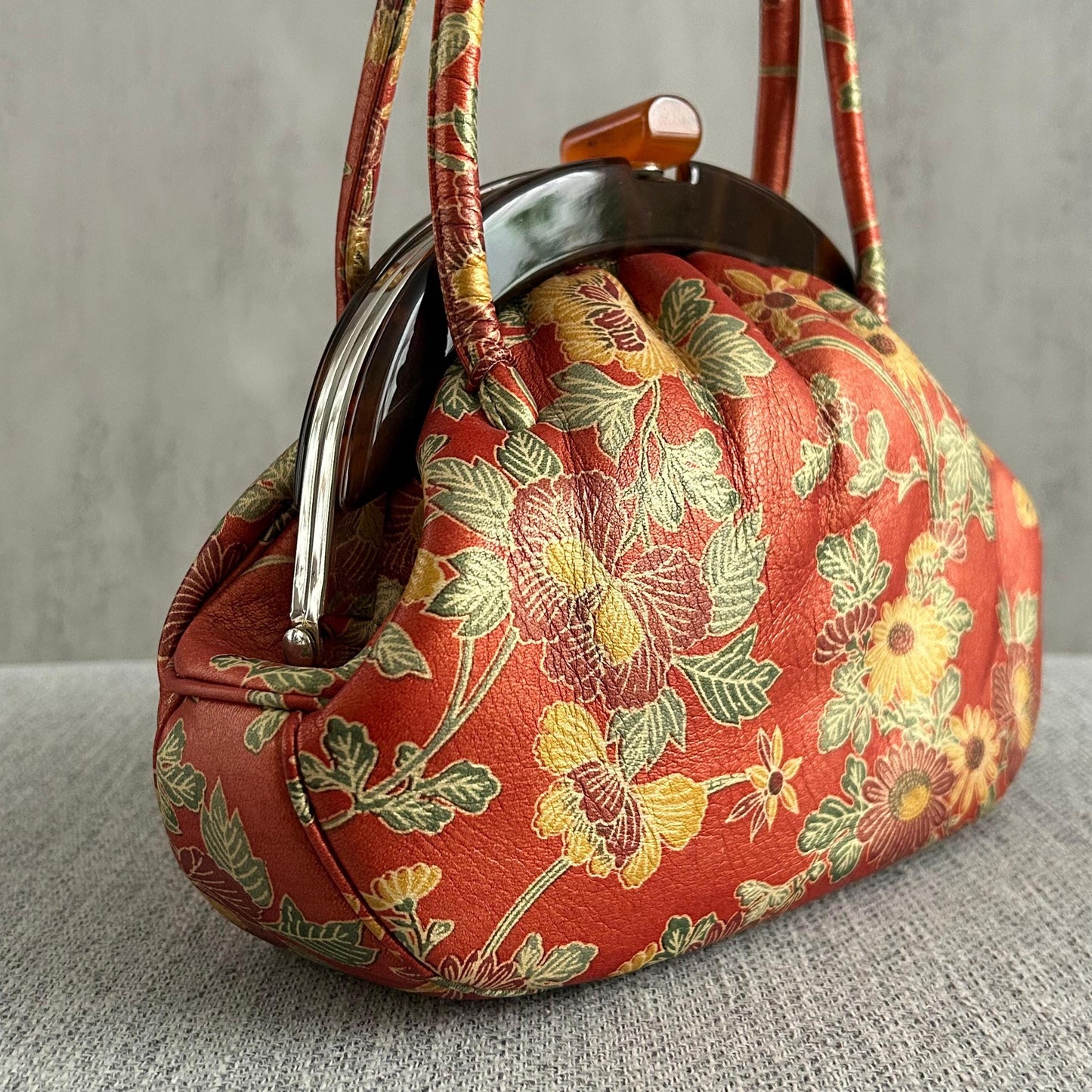 Vintage Mid-century Floral Purse with Resin Clasp