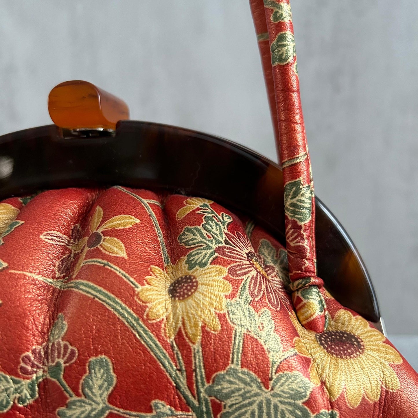 Vintage Mid-century Floral Purse with Resin Clasp