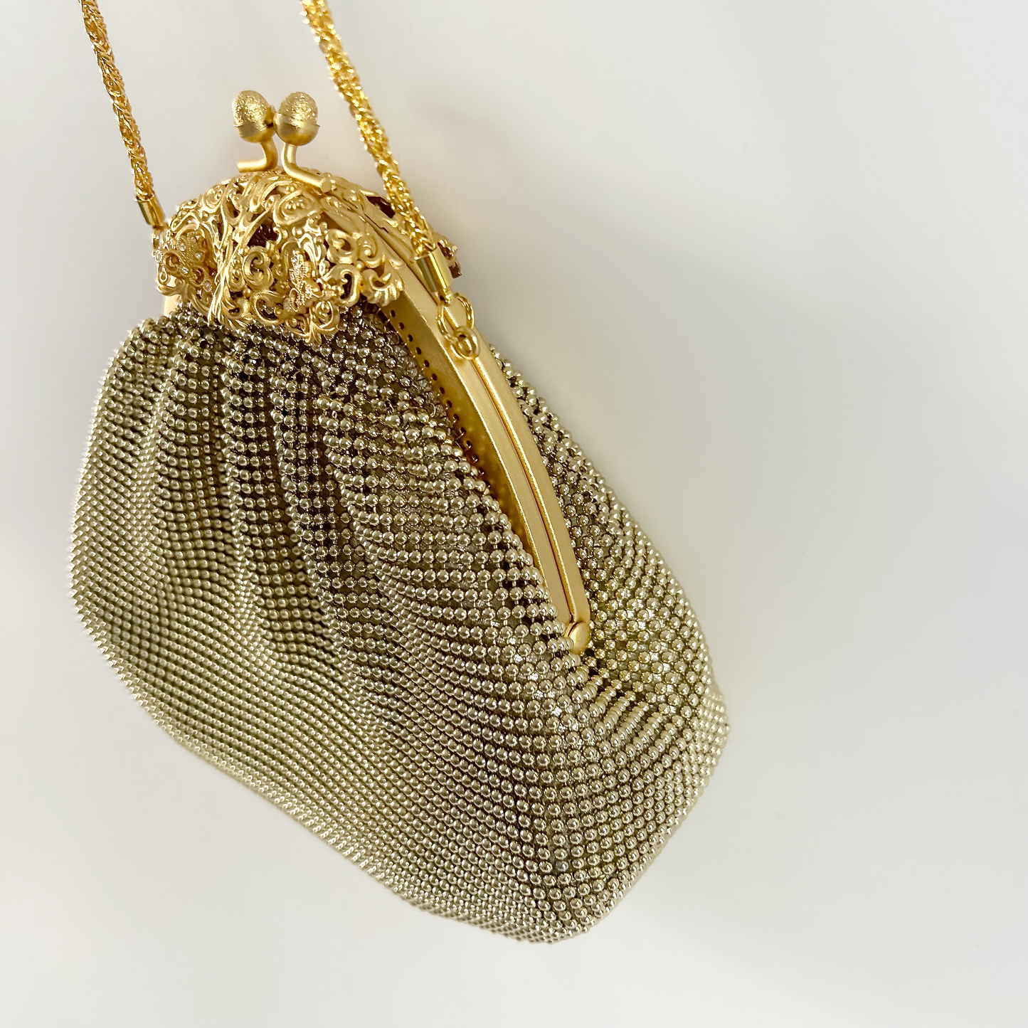 Vintage Gold Mesh Clutch – Elegant Tokyo Find