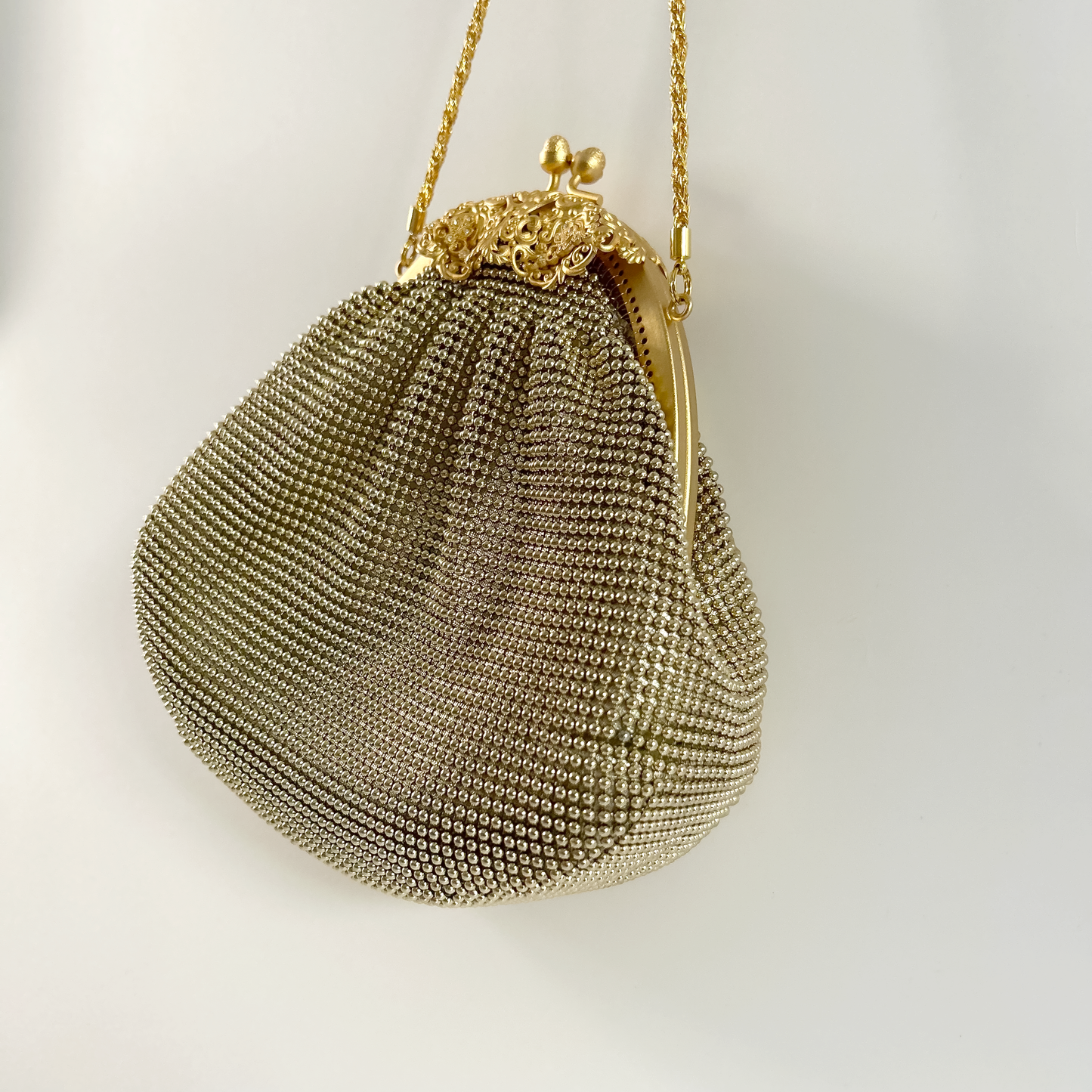 Vintage Gold Mesh Clutch – Elegant Tokyo Find